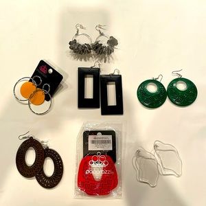 Mixed bracelets, earrings and necklaces